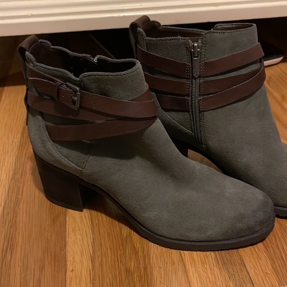 Sam Edelman Grey Suede Booties Size 10 1/2 - Picture 2 of 2